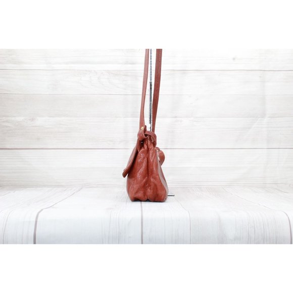 Beggar’s Pouch Brown Distressed Leather Flap Compartment Crossbody Bag - Picture 3 of 9